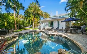 Sandy Pants - Designer Beach Chic Home Steps To Beach Backyard Oasis W Heated Pool