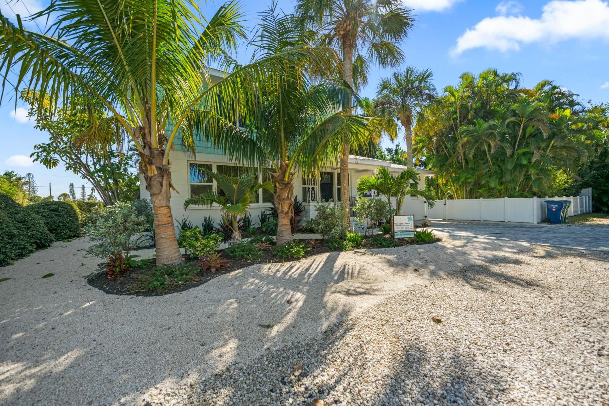 Sandy Pants - Designer Beach Chic Home Steps To Beach Backyard Oasis W Heated Pool Anna Maria Exterior photo