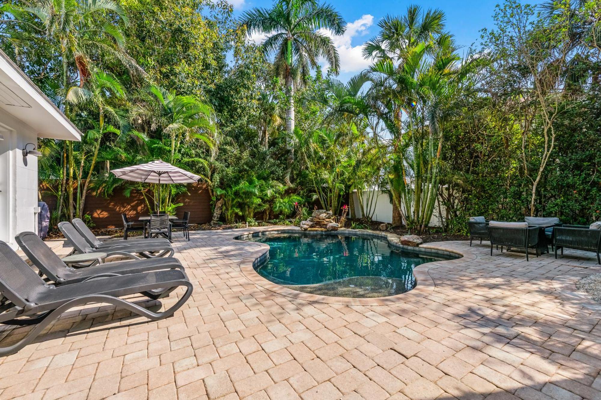 Sandy Pants - Designer Beach Chic Home Steps To Beach Backyard Oasis W Heated Pool Anna Maria Exterior photo